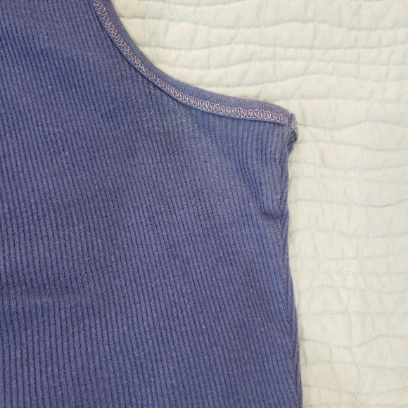 Set of 3 lace hem muscle tanks - Picture 5 of 5